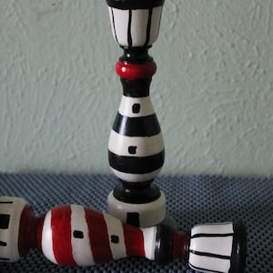 Hand Painted 6&quot; set of Lighthouses w/Red Swirls and Black Rings