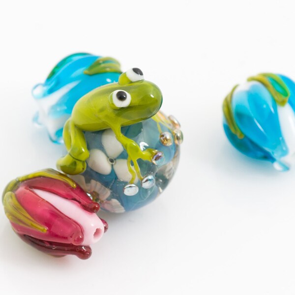 1 (one) Frog bead /marble lampwork bead / craft supplies/ beading/ handmade lampwork bead/ silvered glass encased beads / flower murrini MTO