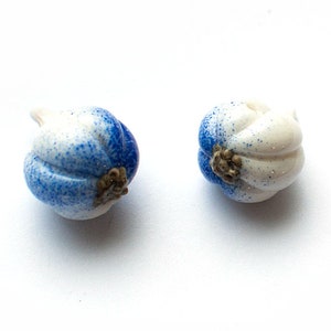 1 (one) piece Garlic handmade lampwork bead / glass garlic charm / onion bead / veggie lampwork beads MTO