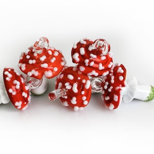 1 (one) piece Amanita focal bead / glass mushroom charm / veggie lampwork beads / MTO