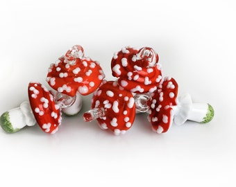 1 (one) piece Amanita focal bead / glass mushroom charm / veggie lampwork beads / MTO