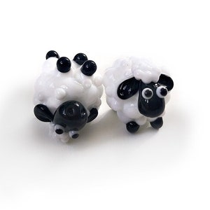 1 (one) piece Sheep handmade lampwork bead / craft supplies/ beading/ Animal bead/ MTO
