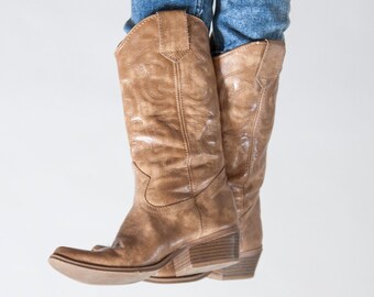 curled toe cowboy boots