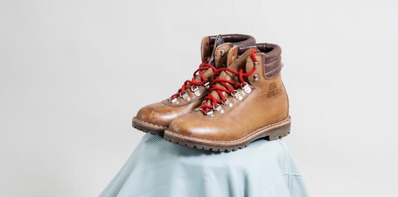 Caramel brown leather lace-up boots / Durable ankl