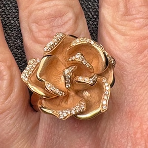 【Mother-of-Pearl×Rose Gold】Tiffany & Co. ゴールド リング Tiffany T Wire Ring in Rose Gold with Mother-of-pearl