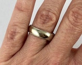10 K Ring, size 7, millgrain edge, white gold band, 5 mm wide, wedding band, unisex