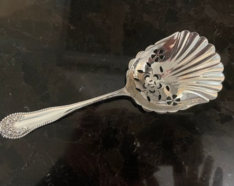 Sterling Bon Bon spoon floral, Lovwly floral design with floral pierced bowl