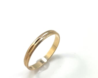10K yellow gold ring, size 3 3/4