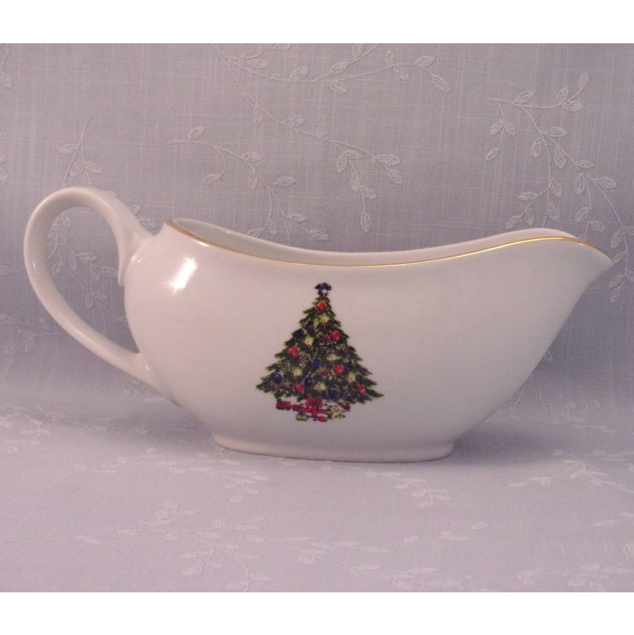Vintage Sea Gull Large Gravy Boat. 1980s Christmas Tree Center on White