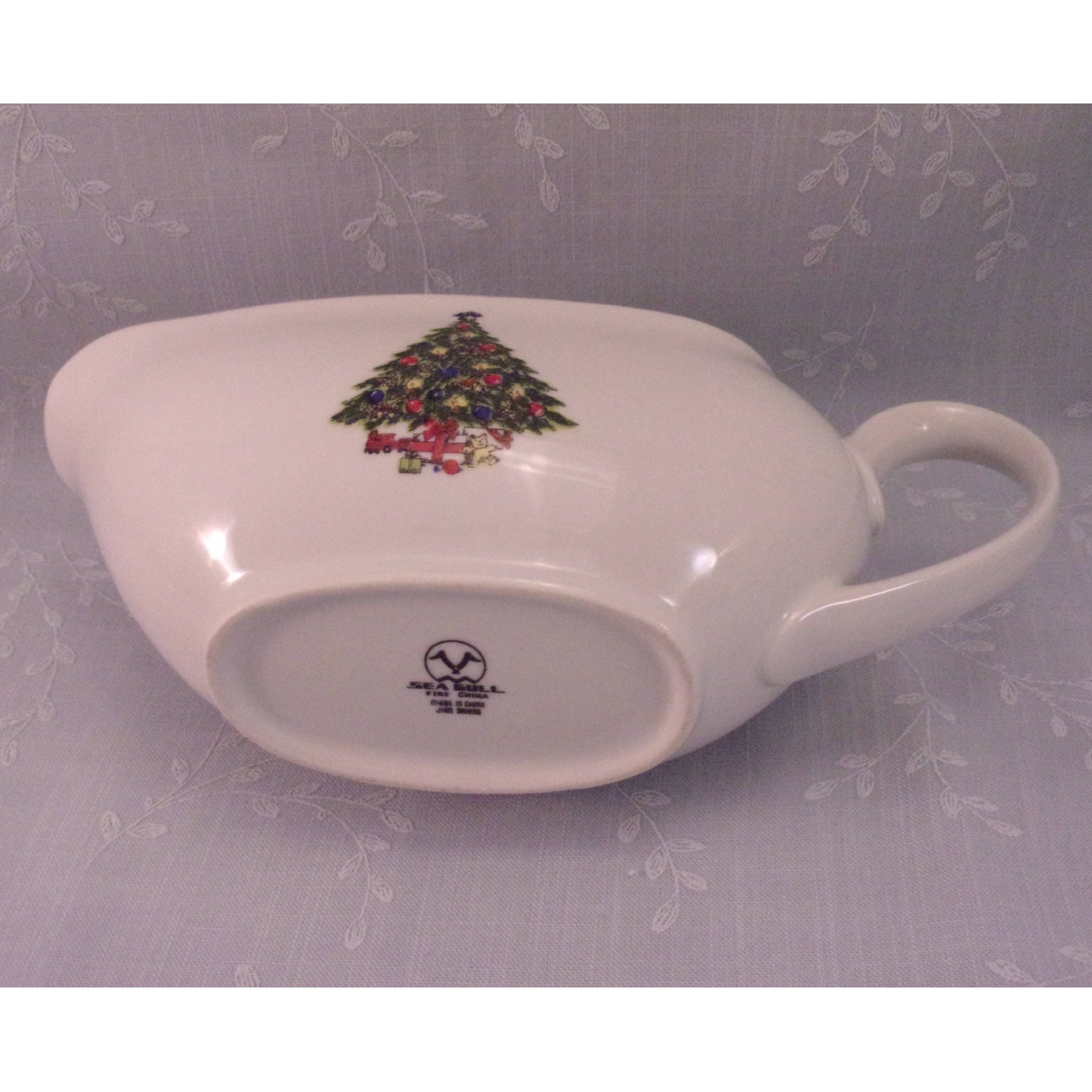 Vintage Sea Gull Large Gravy Boat. 1980s Christmas Tree Center on White