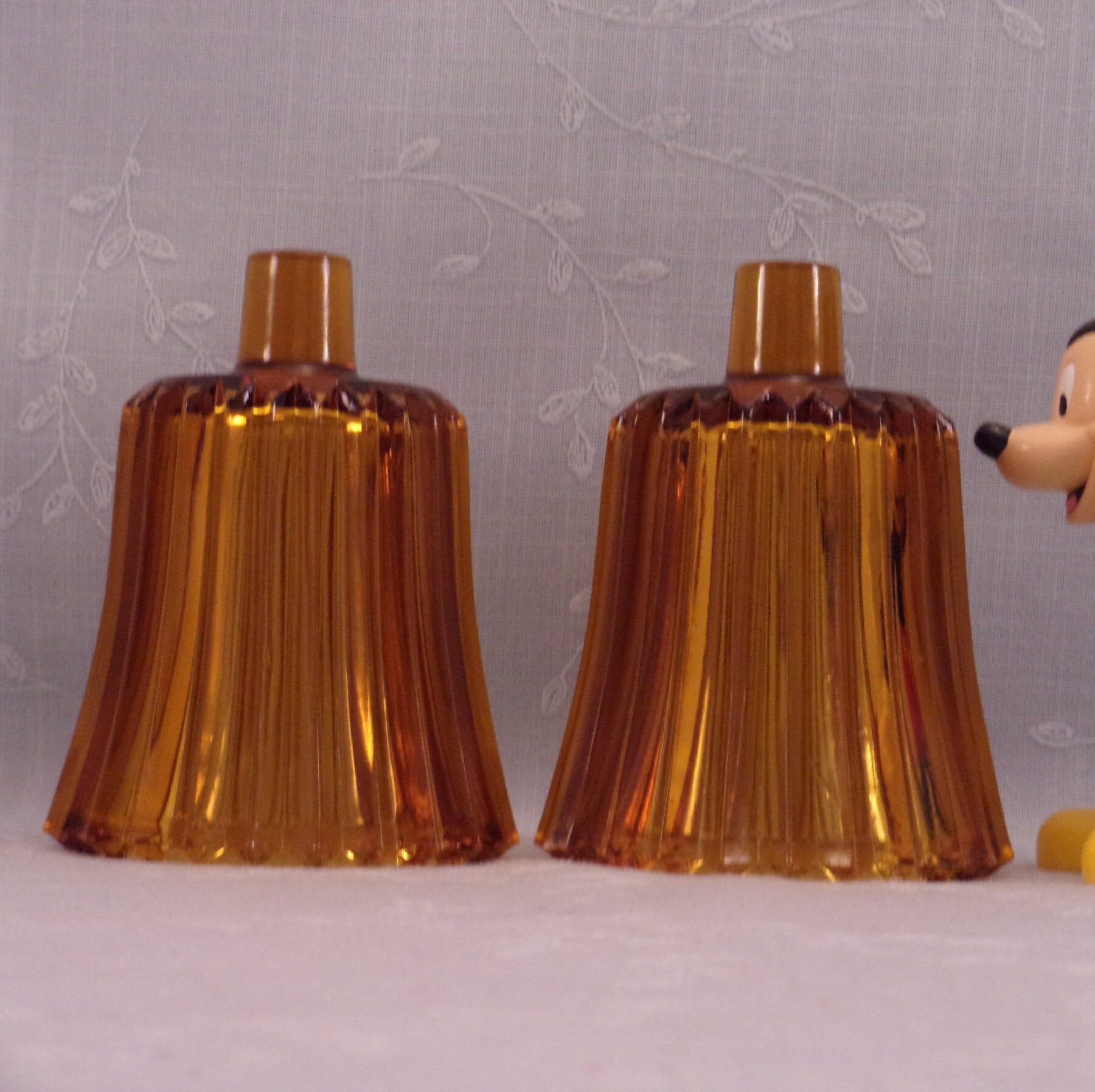 2 Vintage Homco Home Interior Amber Glass Votive Ribbed Peg Cups. rkuc