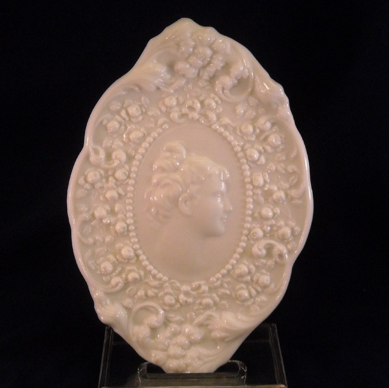 Vintage 1960s Milk Glass Vanity Tray Fostoria Jenny Lind Comb Image 0