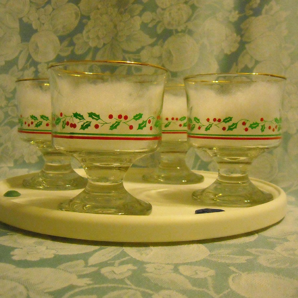 4 Vintage Dessert Dishes. Libbey Christmas Holly Berry Gold Rimmed
