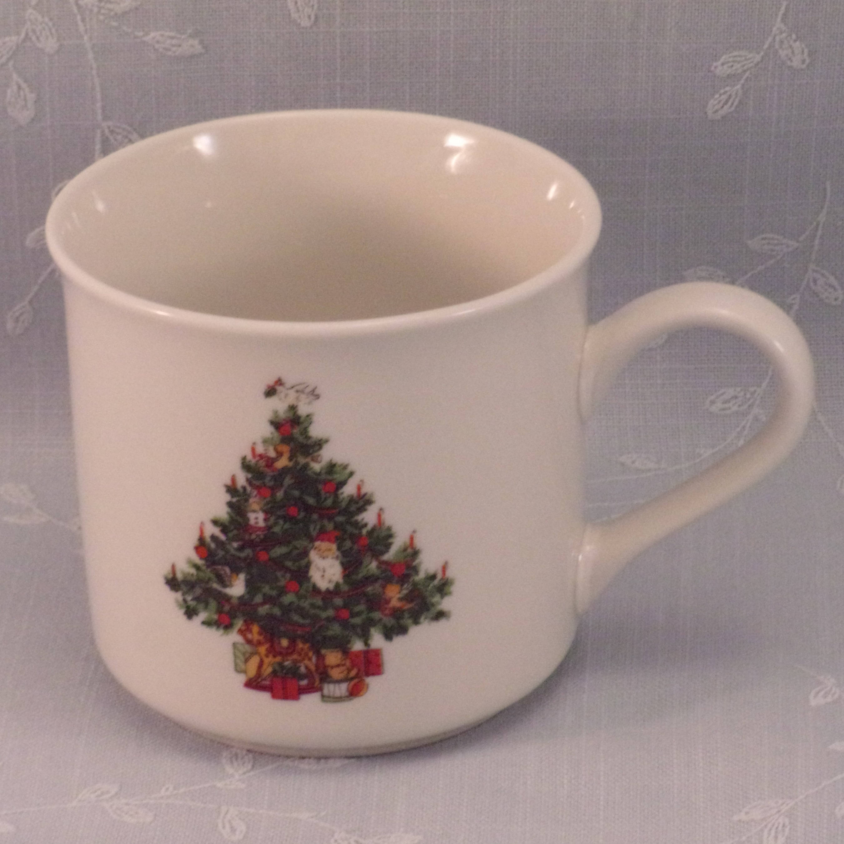 Tabletops Unlimited Vintage Christmas Time Collection Smooth Mug or