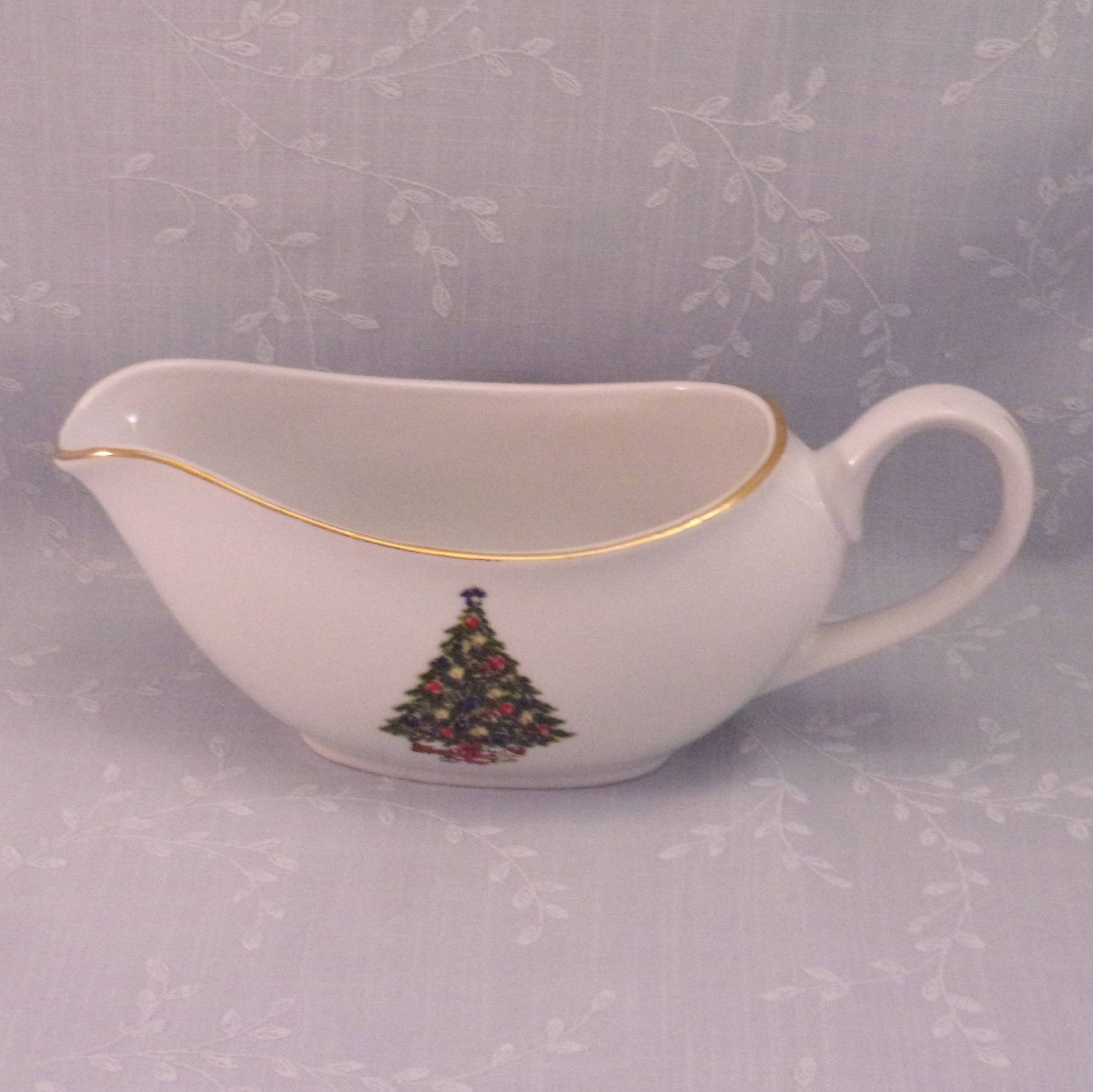 Vintage Sea Gull Large Gravy Boat. 1980s Christmas Tree Center on White