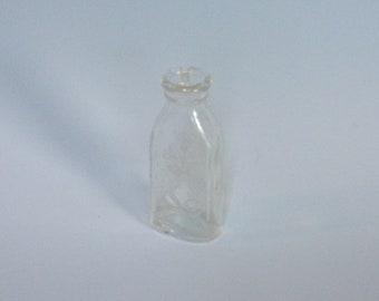 Toy Figural Vintage Clear Glass Collectible Play Nursing Bottle. Marked w Decorative Design & Numbers 1 through 8 Indicating Oz. Gift. vijb