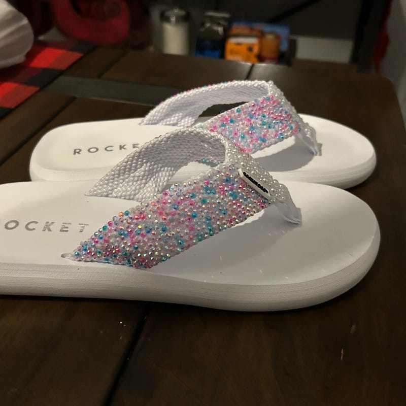 Fashionable Floral Rhinestone Flip Flops