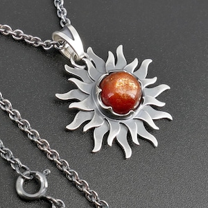 Ciondolo Sole in argento, collana con pietra solare celeste su catena