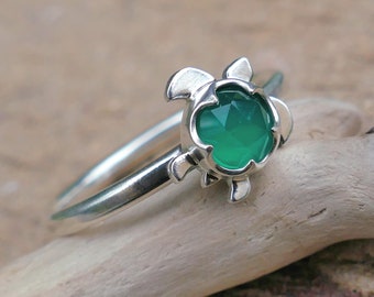 Silver Turtle ring, Green Onyx and Sterling silver