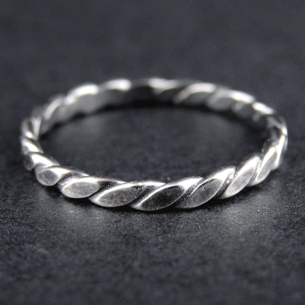 Sterling silver twisted wire ring, Simple filigree band