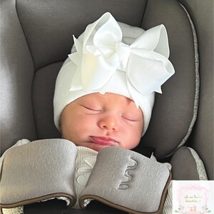 White Newborn Bow Hospital Hat 5 Interchangeable Boutique Bows You Choose the Colors image 3