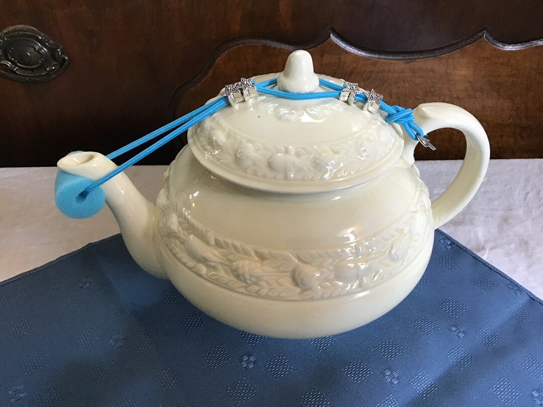 Large Teapot Lid Holder & Drip Catcher blue With Silver Star Perfect