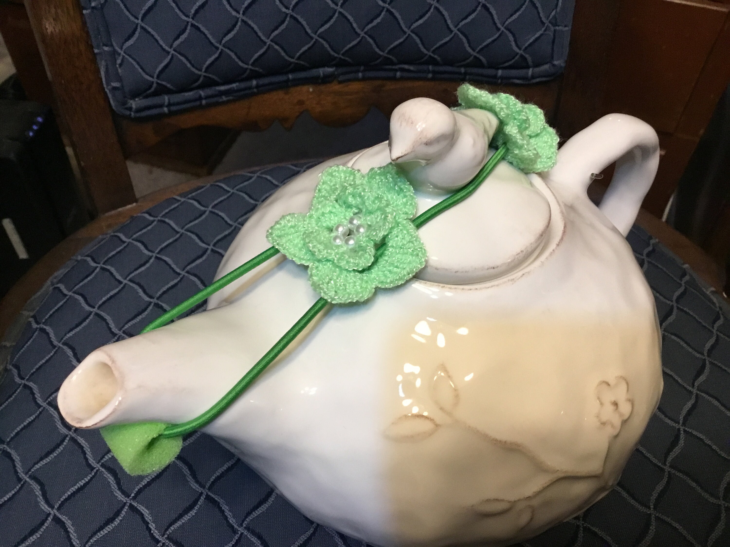 Large Green Teapot Drip Catcher Lid Holder. Perfect for Afternoon Tea