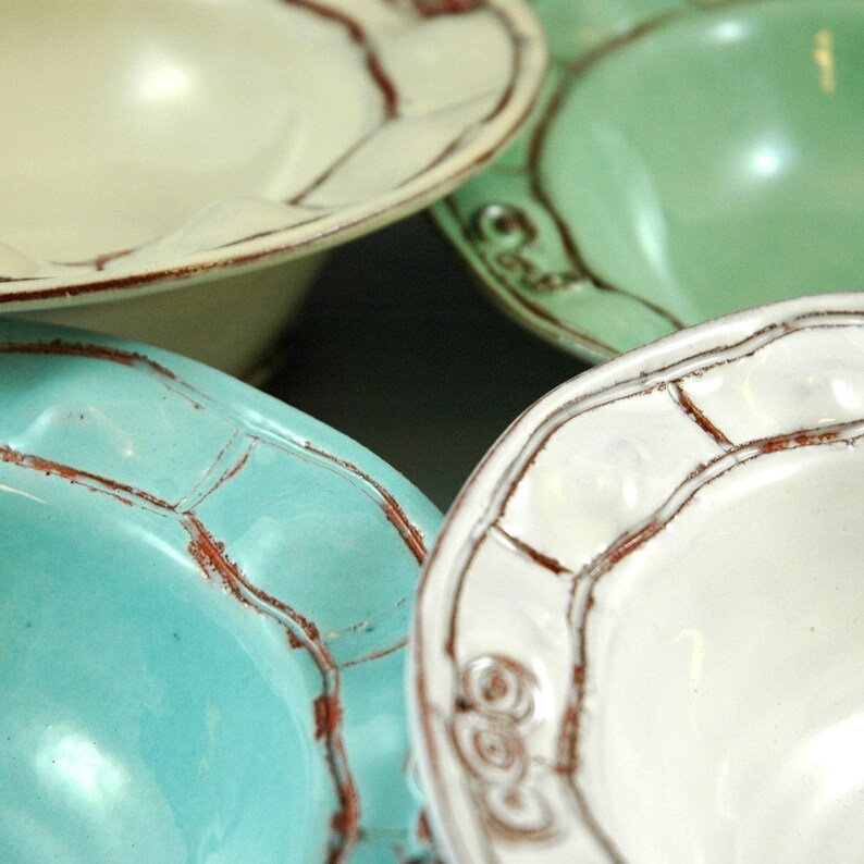 Small bowl turqouise colored.