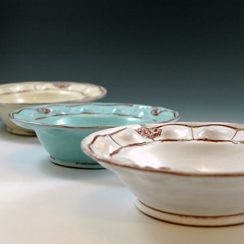 Small bowl turqouise colored.