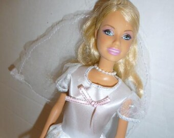 Barbie Doll Bride w Bouquet, Veil, Bible, Wedding Accessories