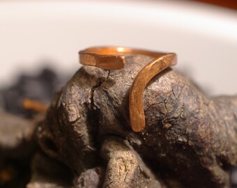 Anillo de cobre, anillo ajustable, hecho a mano, cobre reciclado, anillo reversible, acabado martillo