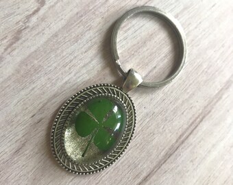 Four Leaf Clover Keychain Oval Shamrock Resin Lovely Gift Irish Green Good Luck Lucky 7 Celtic CL298
