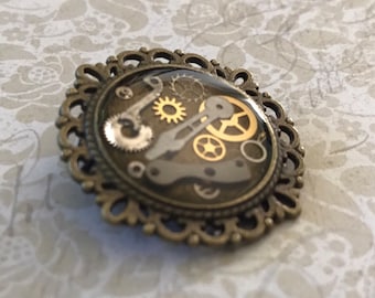 Steampunk Gears Set In Resin Brooch Pin Unusual Antique Bronze Fancy Victorian Watch Parts SPK371