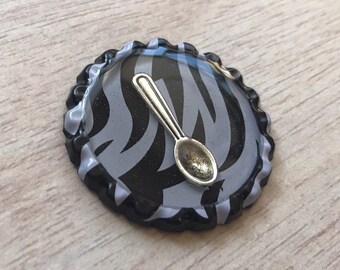 Zebra Spoon Pin Zebra Magnet Spoonie Bottlecap Brooch Zebra Spoonie Magnet EDS Gift Ehlers-Danlos Rare Disease Spoon Theory Gift