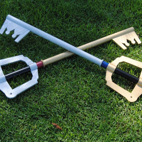 2 Kingdom Hearts Cosplay Keyblades, Mickey and Sora (wood 33in)