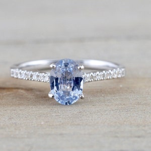 1.00 karaat natuurlijke onverwarmd licht blauwe ovale saffier en Diamond Engagement Ring Solitaire 18k witgoud