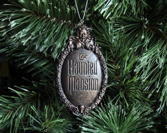 ホーンテッドマンションのオーナメント：手描きの樹脂製アトラクション