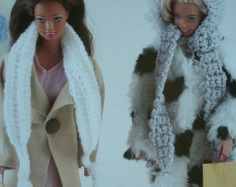 Barbie ou Fashion Doll hiver tête à l'orteil Crochet patron capuche écharpe, foulard, chaussettes de Annie MINT CONDITION daté 1997