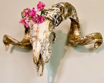 Ram Skull Brass Gold Vintage White Bull Western Southwestern Decor Horns Wall Sculpture Gift para su glamour rústico Valentine My Secret Lite