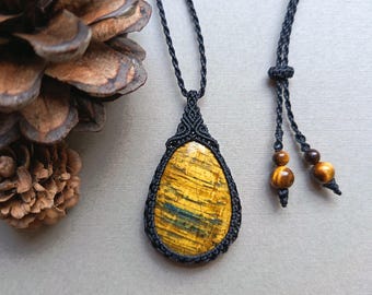 Nellite Macrame Necklace | Pendant size 4.8 cm