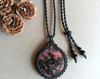 Rhodonite Macrame Necklace | Pendant size 4.5 cm