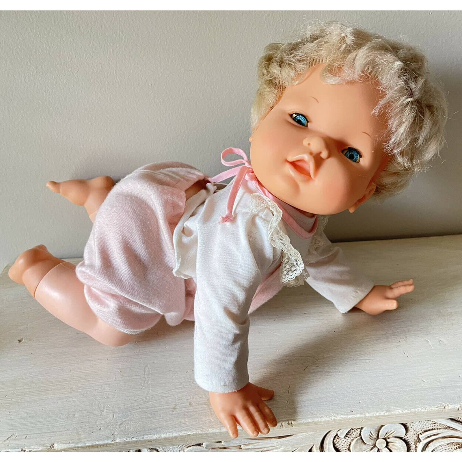 Vintage Oopsie Daisy Doll Crawling Baby 1988 Irwin Tyco With