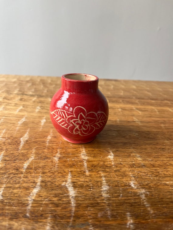 Tiny Red Sgraffito Bud Vase