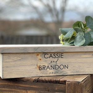 Rustic Wedding Cake Stand, Wood Cupcake Stand, Wood Cake Stand Custom, Cake Stand Personalized Wedding Gift, Cake Stand with Names
