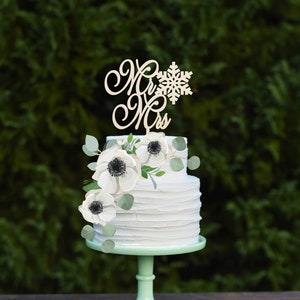 Snowflake Mr & Mrs Wedding Cake Topper Winter Wedding Cake Topper, Winter Wedding Decor Winter Wonderland Wedding, Custom Cake Topper image 3