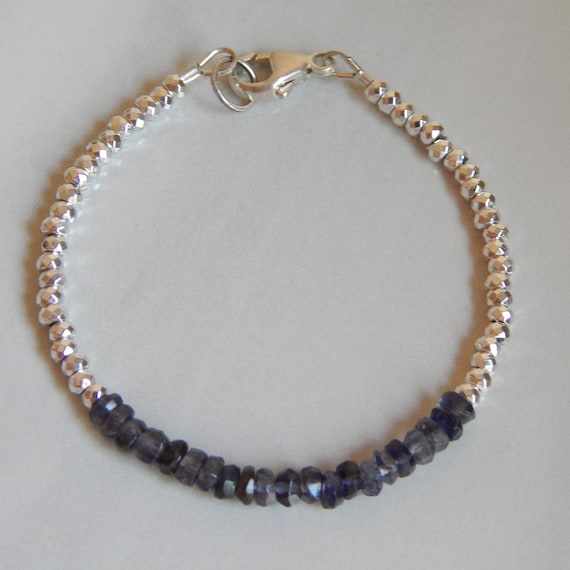 Silver hematite bracelet with blue iolite gemstones, dainty gemstone bracelet, rondelle gemstone