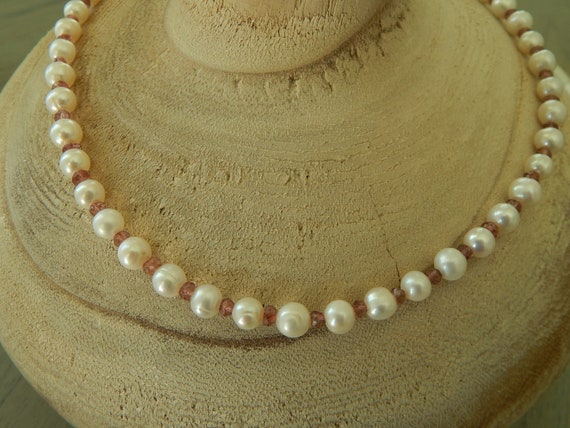 Pearl necklace with quartz beads, boho necklace, classic pearl necklace