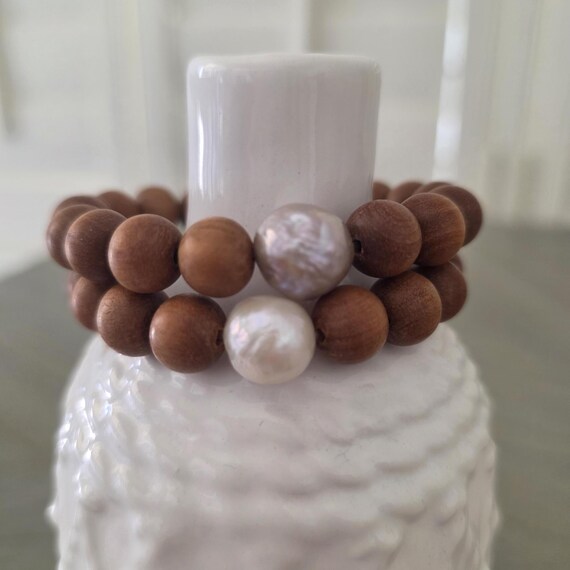 Edison pearl and sandalwood bracelet, beach chic, boho style