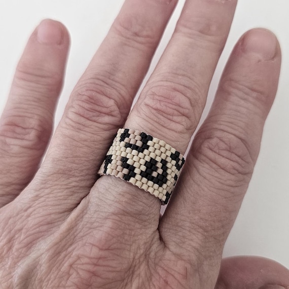 Peyote stitch seed bead ring, boho ring, gift for her, boho jewelry, cigar ring
