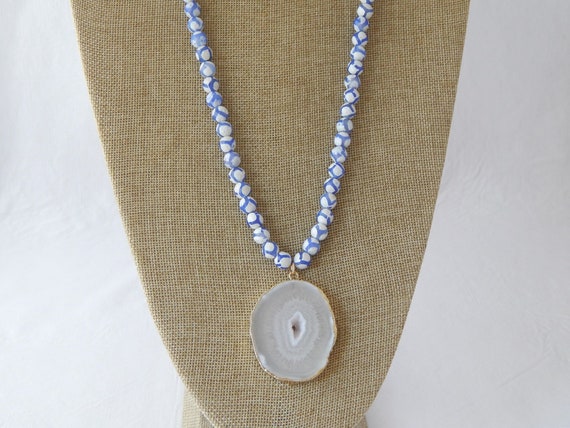 Blue and white agate necklace with white druzy pendant, beach chic, bohemian style, long necklace